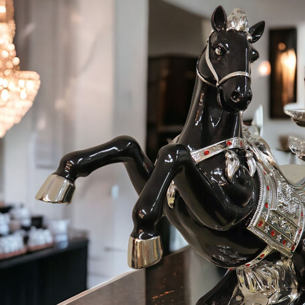 跳ね馬 置物 馬の置物 開運 風水 立ち馬 黒馬 オーナメント インテリア 高級 キラキラ うま 玄関 縁起物 ブラック 陶器-5