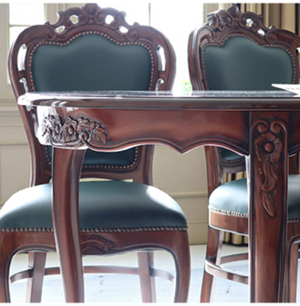 マリナカッシーリのヨーロピアン調クラシックデザインの猫脚ダイニングテーブル、マホガニー材と美しい象嵌装飾。-7