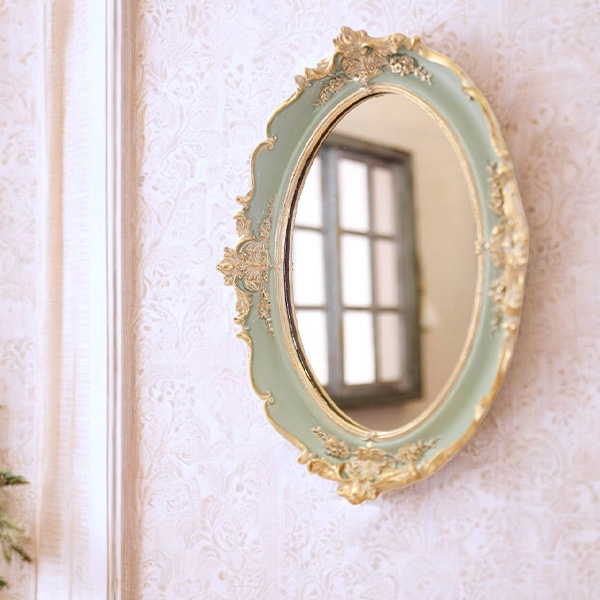 ロココ調デザインが美しいアンティーク調オーバルミラー。柔らかいグリーンとゴールドの豪華なレリーフ。-2