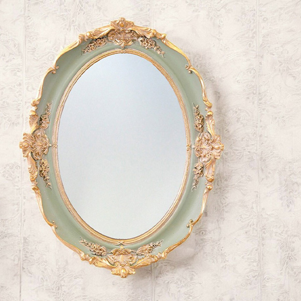 ロココ調デザインが美しいアンティーク調オーバルミラー。柔らかいグリーンとゴールドの豪華なレリーフ。-3