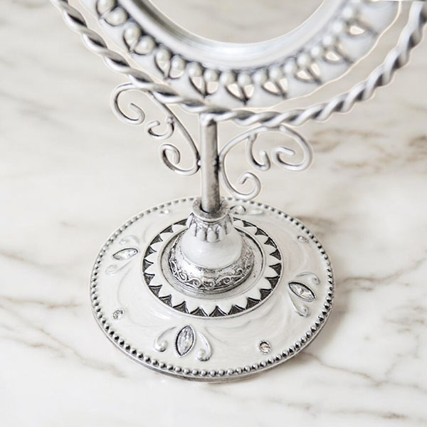 ロココ調デザインの卓上スタンドミラー。角度調整可能で、軽量で持ち運びも簡単。ギフトや店舗什器としても最適。-10