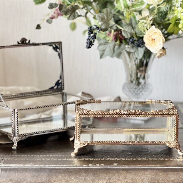 真鍮製 アンティーク調 脚付き ジュエリーボックス（小物入れ）-11