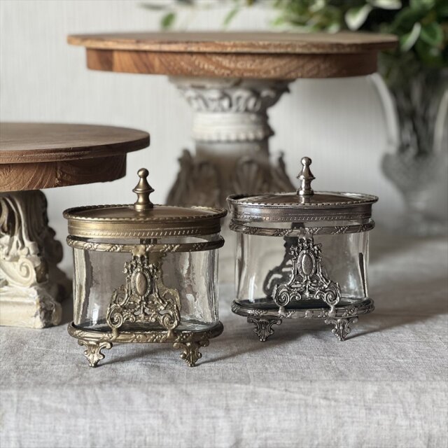 全2色】 真鍮製 アンティーク調 蓋付き小物入れ（オーバル）｜Y-KAGU