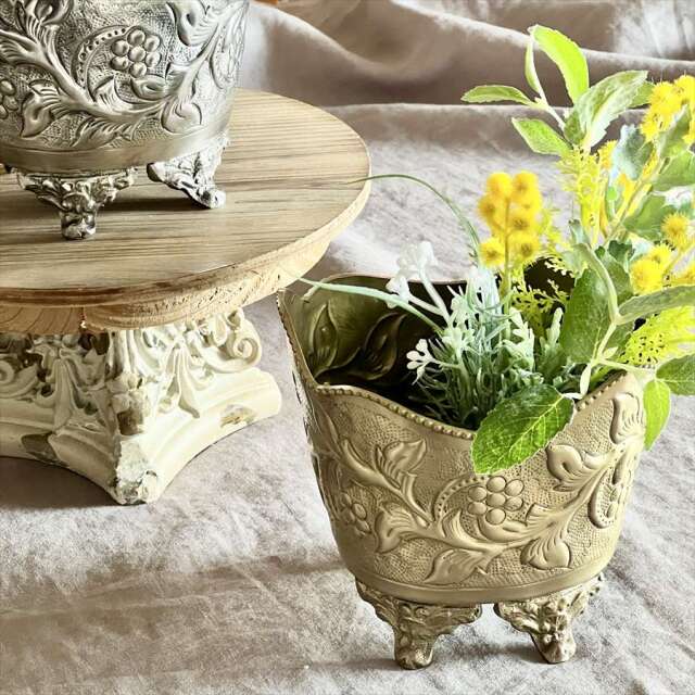 真鍮製,アンティーク調,脚付きポット,プランター,フラワーベース（花瓶）,小物入れ,花器,おしゃれ-1