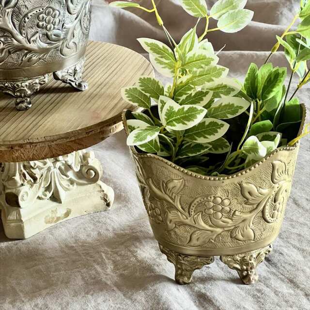 真鍮製,アンティーク調,脚付きポット,プランター,フラワーベース（花瓶）,小物入れ,花器,おしゃれ-10