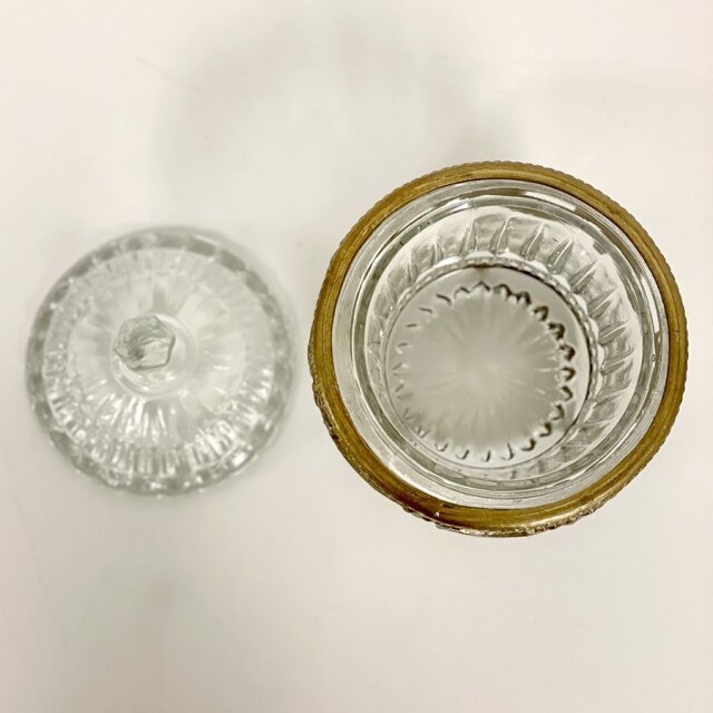 全2色】 真鍮製 アンティーク調 蓋つき小物入れ（ラウンドコンテナ