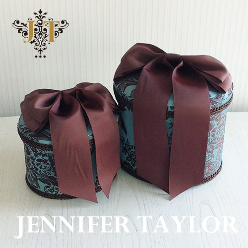 【まとめ買い割引対象品】 ジェニファーテイラー Jennifer Taylor オーバルBOX2P Carilsle-Ribbon