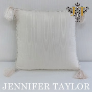 【まとめ買い割引対象品】 ジェニファーテイラー Jennifer Taylor クッション・Chinon(WH)