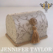 【まとめ買い割引対象品】 ジェニファーテイラー Jennifer Taylor トランク型ボックス・Poinsettia-BE