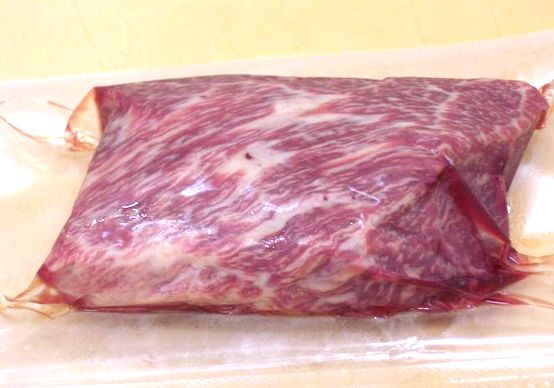 特選！霜降り馬刺し　500ｇブロック　（生）