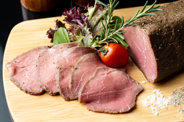 奈良・シェルブルー　ステーキ屋さんの特選牛生ハンバーグとローストビーフ_02