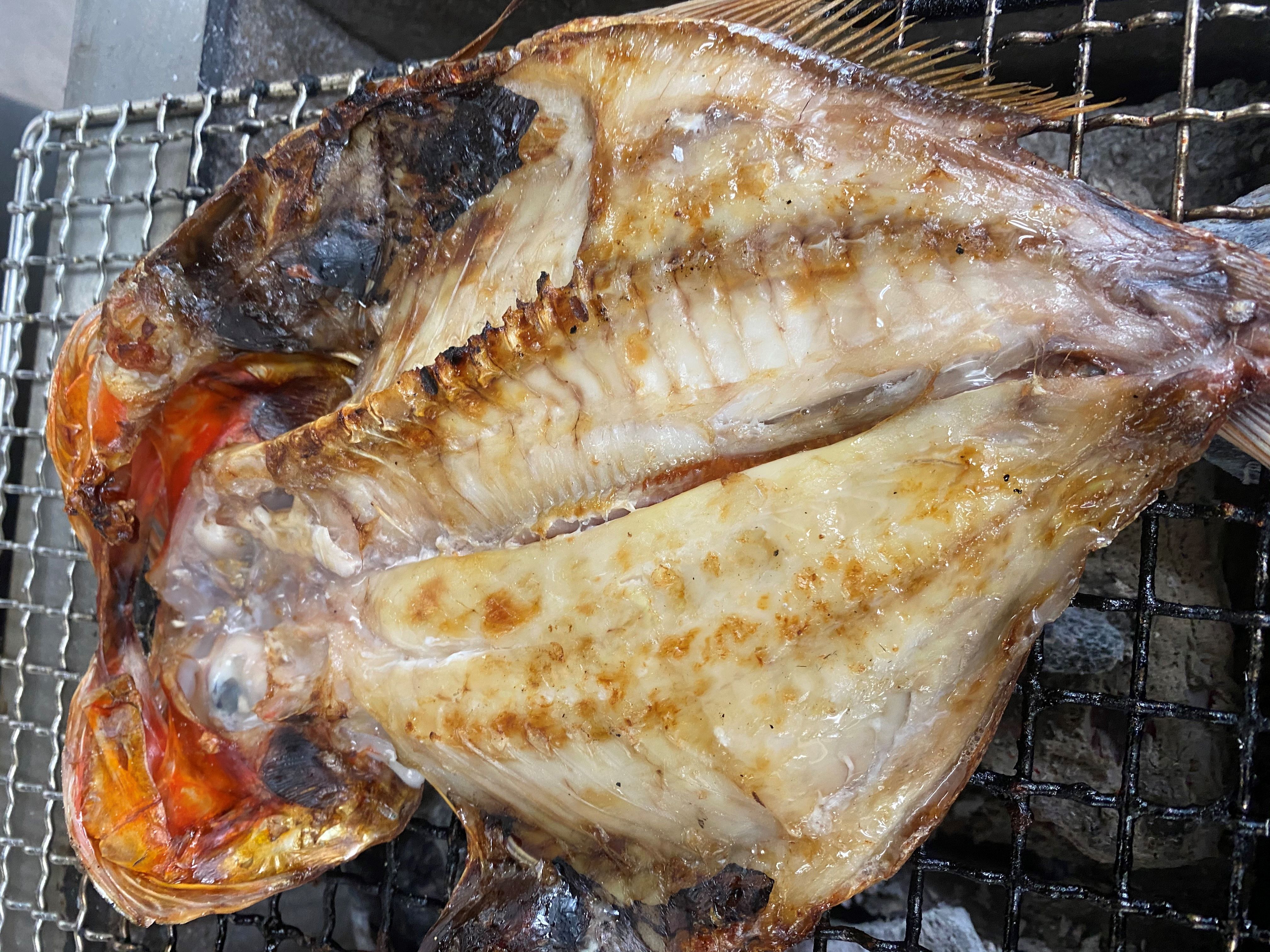焼いてある金目鯛