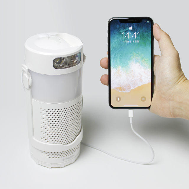 塩と水で発電「マグネ」充電器