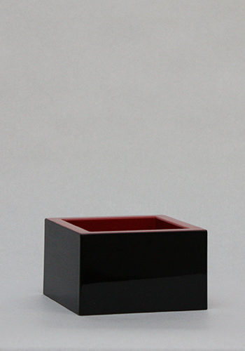 塗枡　８勺　（外黒／内朱）