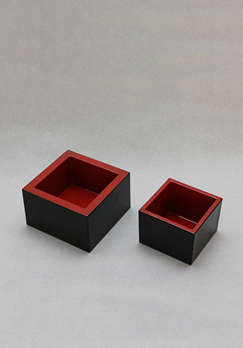 塗枡　五勺　（外黒／内朱）