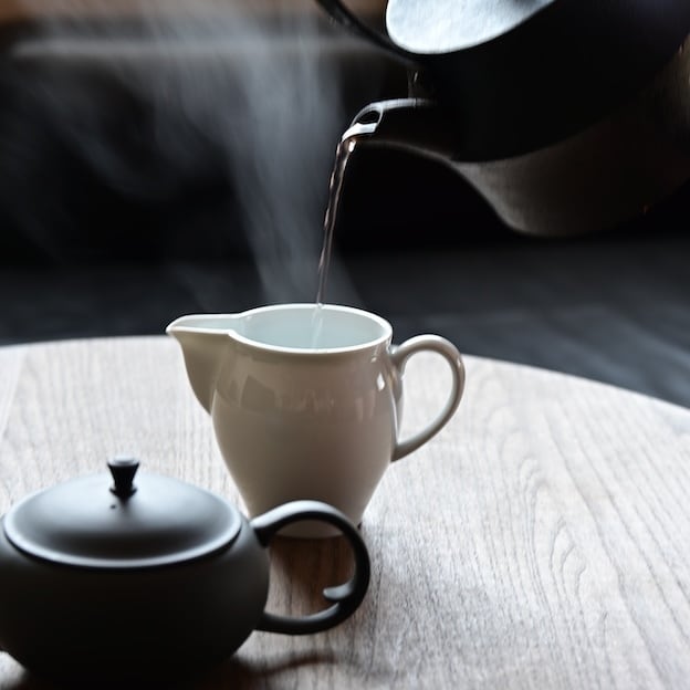 茶道具　青磁蓮型　香炉　三兎台　陽刻蓮型　細密技巧　透し火屋　海青造 茶道具 青磁蓮型 香炉 三兎台 陽刻蓮型 細密技巧 透し火屋 海青造