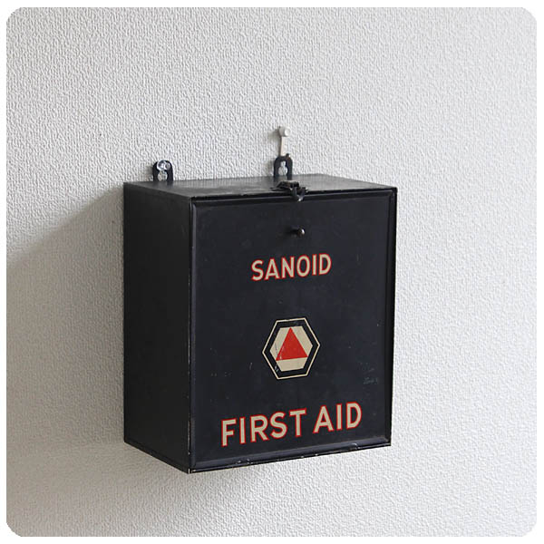 イギリス アンティーク ファーストエイドボックス 救急箱 FIRST AID インテリア 壁掛け 店舗什器 K-268