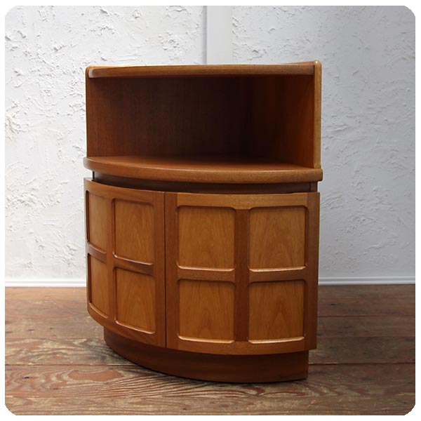 イギリス ヴィンテージ NATHAN コーナーキャビネット ネイサン チーク 北欧 家具 店舗什器 K-379