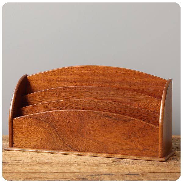 イギリス アンティーク レターラック 木製 レタースタンド 収納 インテリア 雑貨 店舗什器 K-647