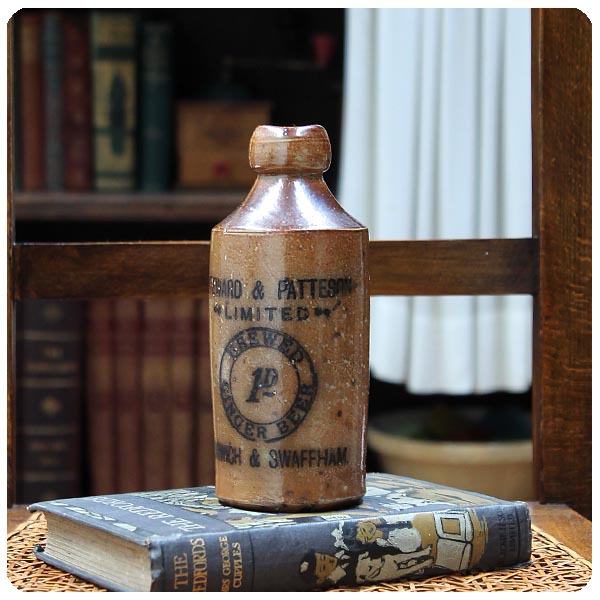 イギリス アンティーク ビアボトル 陶器 ビールボトル 花瓶 一輪挿し ディスプレイ オブジェ K-724