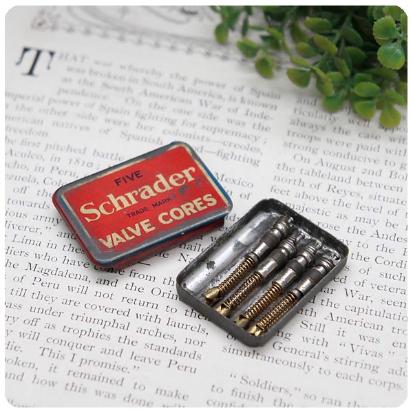 イギリス アンティーク Schrader バルブコア缶 ミニ シュレーダー 店舗什器 ディスプレイ ビンテージ 雑貨 K-804