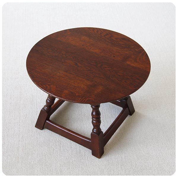 イギリス アンティーク調 ラウンドテーブル オーク材 コーヒーテーブル  店舗什器 ディスプレイ 家具 K-871