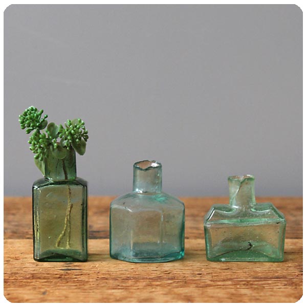 イギリス アンティーク ガラスインクボトル3個 インク瓶 インテリア 雑貨 フラワーベース 店舗什器「一輪挿し」K-960