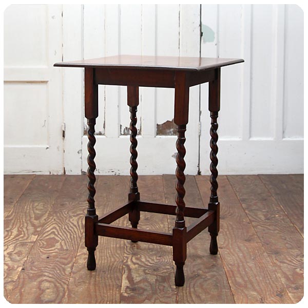イギリス アンティーク オケージョナルテーブル オーク インテリア 家具 飾り台 店舗什器「ツイストレッグ」K-984
