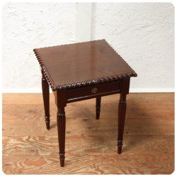 イギリス アンティーク調 サイドテーブル 引き出し付き 装飾 木製 インテリア 家具 店舗什器 K-691