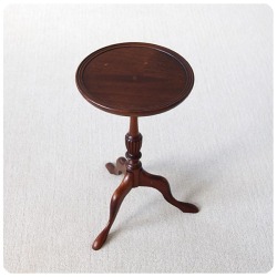 イギリス アンティーク調 ワインテーブル サイドテーブル 飾り台 インテリア 家具 店舗什器「トライポッド」K-992