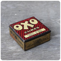 イギリス アンティーク OXO Cubes オクソ缶 TIN缶 ブリキ 雑貨「コレクターが数多く存在するOXO缶」P-320