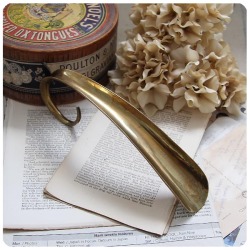 イギリス アンティーク ブラスシューホーン 靴べら 真鍮製 ディスプレイ インテリア雑貨 P-550