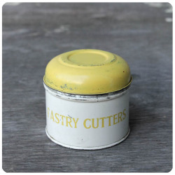 イギリス アンティーク Tala社 ペストリーカッター 菓子型 タラ 雑貨「PASTRY CUTTERS」P-898