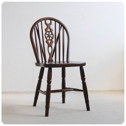 ルーマニア製 アンティーク調 ホイールバックチェア 木製椅子 インテリア 家具 店舗什器「ウィンザーチェア」Q-038