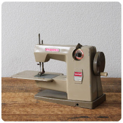 イギリス ヴィンテージ Vulcan社 トイミシン 手回し式 インテリア ディスプレイ 店舗什器「Countess (カウンテス)」Q-098