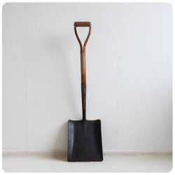 イギリス アンティーク ガーデンスコップ シャベル 角型 ガーデンツール 農具 店舗什器「ガーデンオーナメント」Q-100