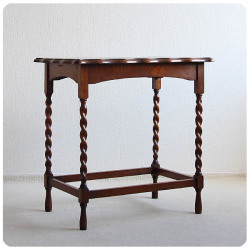 イギリス アンティーク オケージョナルテーブル ツイストレッグ 飾り台 インテリア 家具 店舗什器「オーク材」Q-115