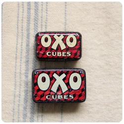 イギリス アンティーク OXO缶2個セット オクソ ブリキ缶（TIN缶）インテリア ヴィンテージ 店舗什器【ストレージティン】Q-267