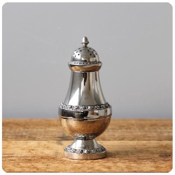 イギリス アンティーク シルバープレート ソルト＆ペッパーシェーカー 銀メッキ インテリア 雑貨 店舗什器【IANTHE/イアンテ】Q-284