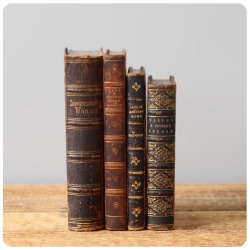 イギリス アンティークブック4冊セット 古書 洋書 レザー 革 インテリア 雑貨 小物 店舗什器「ディスプレイ」Q-364