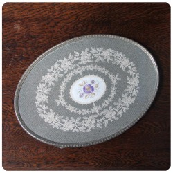 イギリス アンティーク 刺繍入りドレッシングトレイ/ガラス/レース/花柄/オーバル型【アクセサリーや小物置きに！】S-068