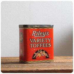 イギリス アンティーク Riley's ブリキ製 トフィー缶/お菓子缶/ティン/小物入れ/TIN【経年による風合いが素敵！】S-092