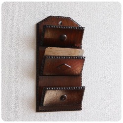 イギリス アンティーク レターラック/壁掛け/ウォールラック/オーク材/装飾あり/ボビン/雑貨【おしゃれなレターホルダー】T-055