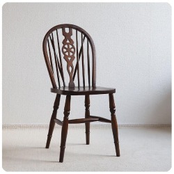 イギリス アンティーク調 ホイールバックチェア/ダイニングチェア/木製椅子/家具【車輪のモチーフが素敵なキッチンチェア】T-331