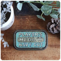 イギリス アンティーク シガレット缶/タバコ/プレイヤーズネイビーカット/小物入れ/シャビー/雑貨【PLAYER'S NAVY CUT】T-578