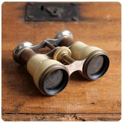 イギリス アンティーク 古い双眼鏡/オペラグラス/オブジェ/インテリア/店舗什器/ディスプレイ【お部屋のアクセントに】Y-735