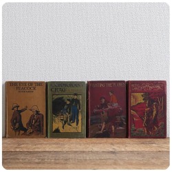 イギリス アンティークブック 4冊セット/古本/古書/洋書/インテリア雑貨/書籍/ディスプレイ/学校【Fighting the Flames】Z-797