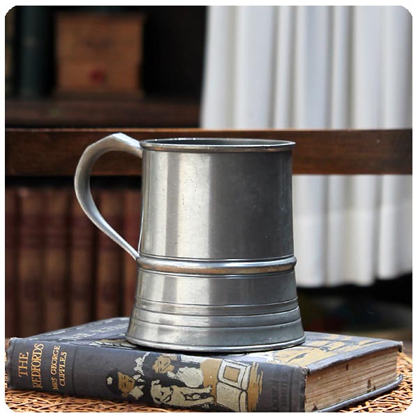 イギリス アンティーク A.E.Williams ピューターマグカップ タン