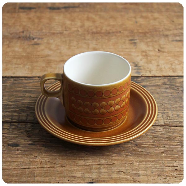 イギリス ビンテージ ホーンジー カップ＆ソーサ― 陶器 サフラン