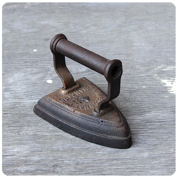 イギリス アンティーク アイアンアイロン 鉄製 ブロカント ドア